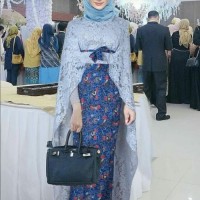 Setelan Kebaya Brukat Untuk Wisuda