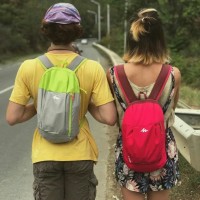 Tas Merk quechua brand prancis