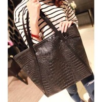 Tas kulit hitam motif kulit buaya / animal crocodile motif bag BTA008