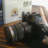 Olympus OMD EM5 + lensa 12-50mm fullset