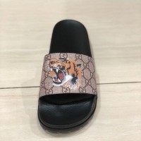 gucci supreme tiger slide sandal