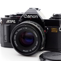 Kamera analog Canon AV-1 + lensa canon fd 50mm f/1,8