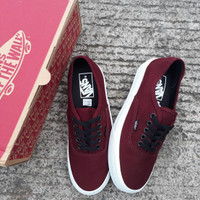 Sepatu vans warna merah maroon buat cowok dan cewek bisa