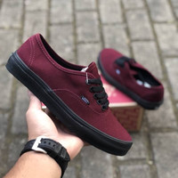 Sepatu vans warna merah maroon buat cowok kuwalitas grade original