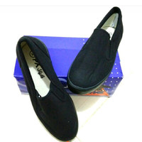 Sepatu kanvas px style 179 hitam