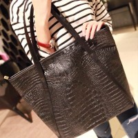 Tas kulit hitam motif kulit buaya / animal crocodile motif bag BTA008
