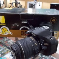 NIKON D5200 + LENSA KIT 18-105 VR.