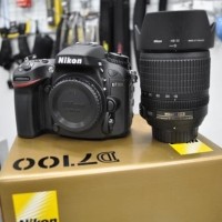 NIKON DSLR D7100 + LENSA 18-105VR