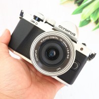 Kamera Mirrorless Olympus OMD EM10 mark ii kit 14 42mm ada Box