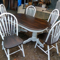 Meja Makan Oval Minimalis Duco