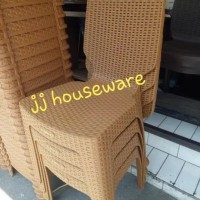 Bangku Sender motif Anyaman Rotan Plastik merk Napolly
