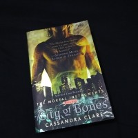 City of Bones by Cassandra Clare / Novel Import