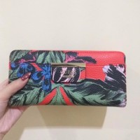 Tas wanita Dompet Guess Original GP 154 Red Flower tempat kosmetik