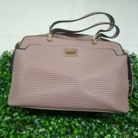 Preloved Tas wanita merk Belleza warna Peach