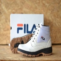 sepatu boot fila pria
