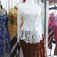 Kebaya Akad Nikah Gotik Putih