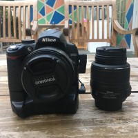 Kamera Camera DSLR Nikon D5000 Lensa Kit Lensa 50mm YongNuo HandGrip