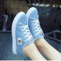 Sepatu Wanita Santai Sport Olahraga Adidas Nike Fila Disruptor Terbaru