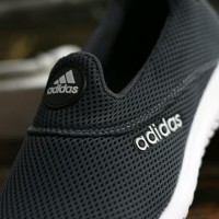 Sepatu Sport Santai Adidas Slop Slip On Abu Tua Tanpa Tali