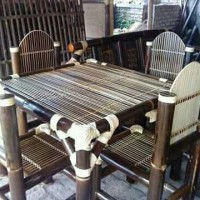 Meja dan kursi makan dari bambu hitam harga 2.500.000