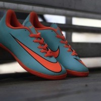 SEPATU NIKE TERBARU/ OLAHRAGA/SEPAK BOLA JERSEY/ABU/SEPATU TERLARIS