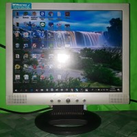 LCD Monitor Komputer wearnes 15inch square LM525A
