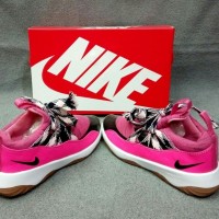 sepatu sneakers / sepatu kets / sepatu wanita nike girl