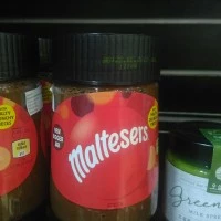 selai coklat maltesers
