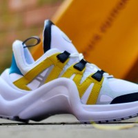SEPATU CASUAL WANITA LOUIS VUITTON SPORT ARCLIGHT PUTIH KUNING