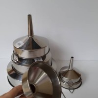 CORONG STAINLESS STEEL 24CM