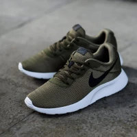 SEPATU NIKE TANJUN DARK GREEN