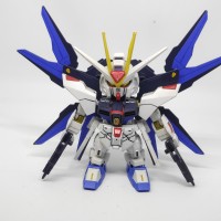 SD strike freedom bandai