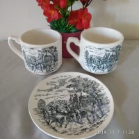 Cangkir Motif Klasik