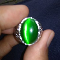 cincin batu akik mata kucing hijau