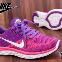 SEPATU NIKE