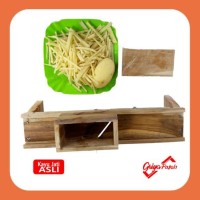 Pemotong keripik ubi stik manual dari kayu jati