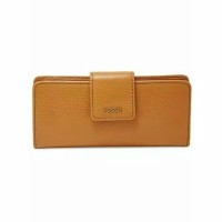 Dompet wanita bermerk Fossil Madison Valentino Garavani