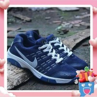 sepatu olahraga Nike badminton