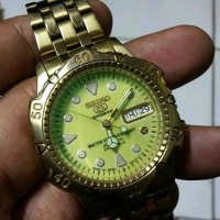jam tangan pria bekas lumayan mulus ..