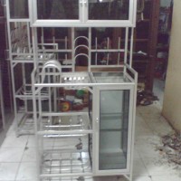 etalase rak piring