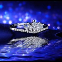 OBRAL Cincin Emas Putih Batu Berlian Mahkota Kecil Perhiasan Mewah -