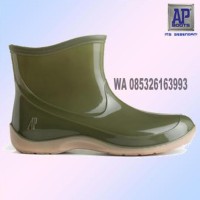 Sepatu Boot AP Pendek 2005 baik untuk wanita boots anti air karet