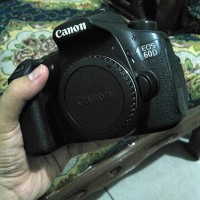 Canon Eos 60d + lensa 18-135mm Kondisi Mulus Lengkap