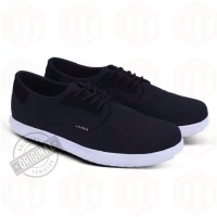 Sepatu Casual Pria Sneakers Original Varka 056