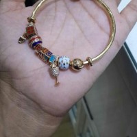 Gelang fashion Pandora Emas 75%