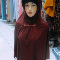 Jilbab instan warna merah maroon termurah