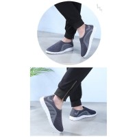 TERLARIS Sepatu Pria Slip On Empuk Sneakers