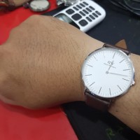 Promo Jam Tangan Bekas dw daniel welington original pria 95% Limited