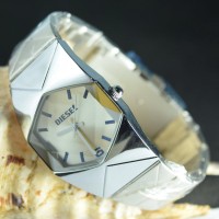 JAM TANGAN WANITA DIESEL MODEL TERBARU MEWAH ELEGAN