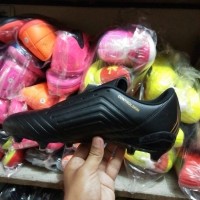Sepatu bola adidas predator komponen original terbaru olahraga